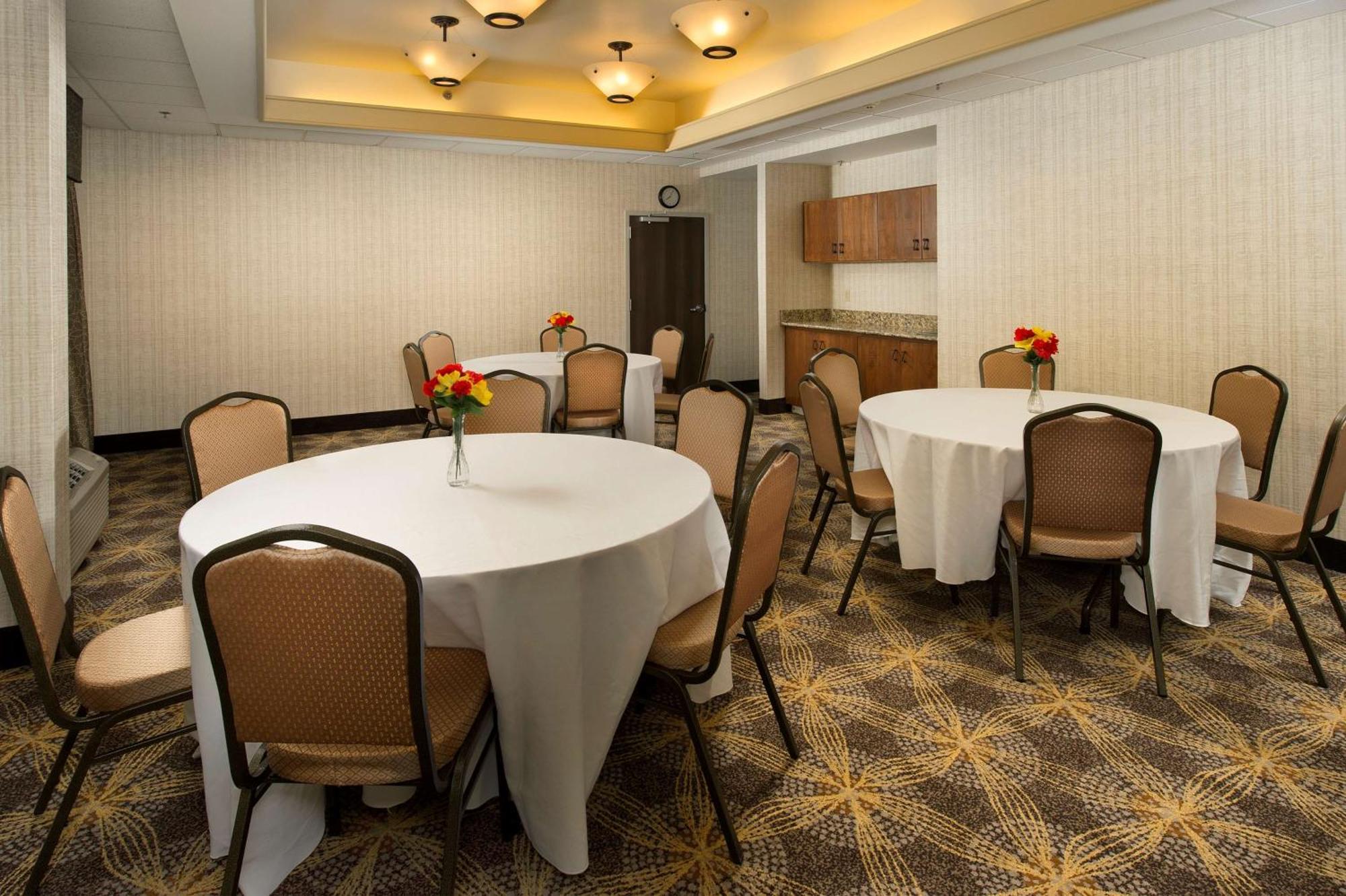 Hampton Inn Rochester Greece Экстерьер фото