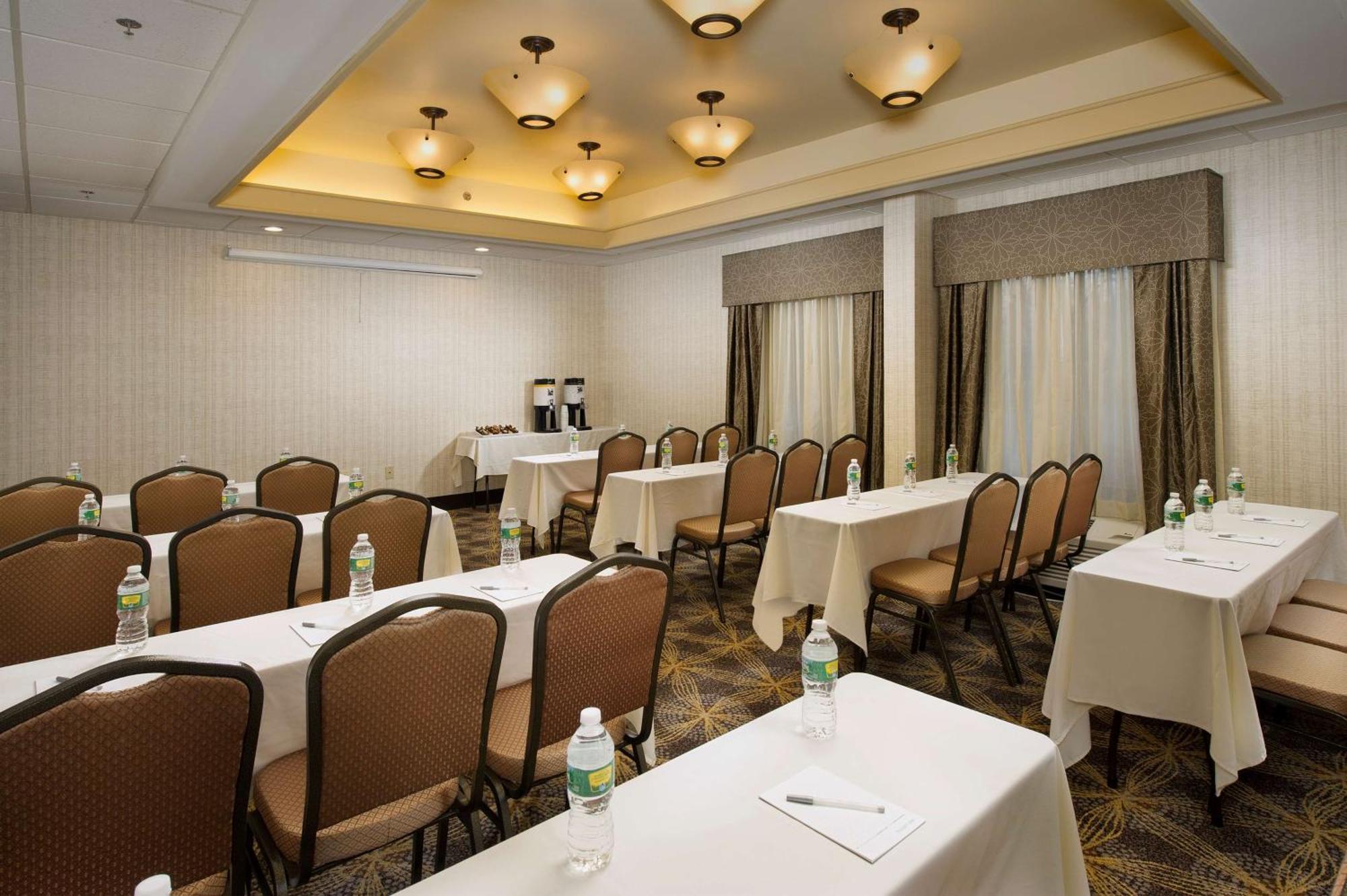 Hampton Inn Rochester Greece Экстерьер фото