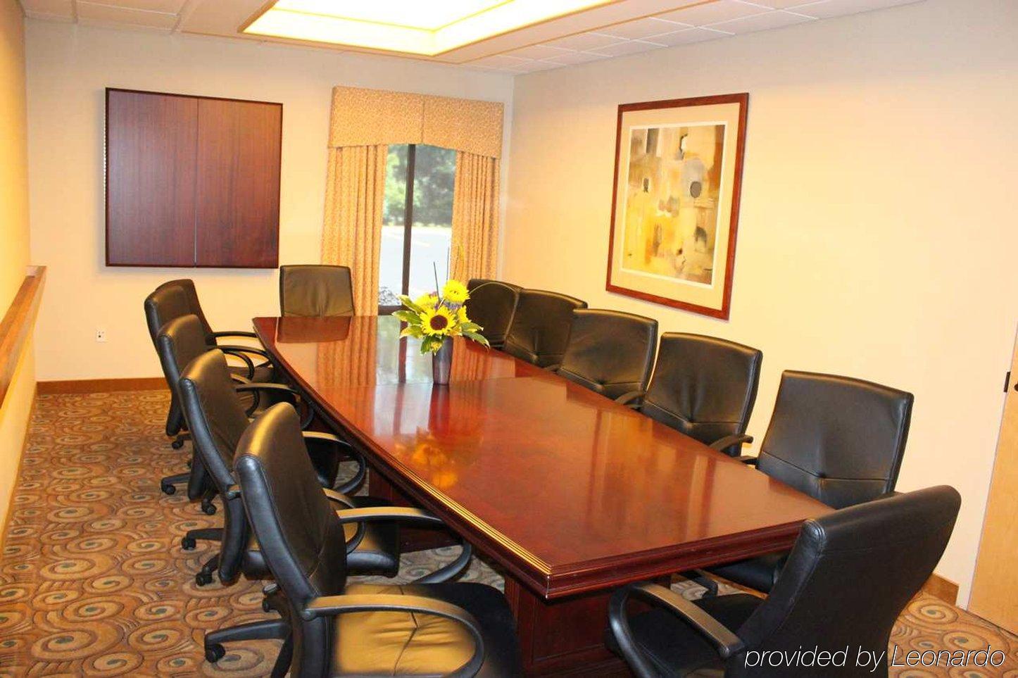 Hampton Inn Rochester Greece Удобства фото