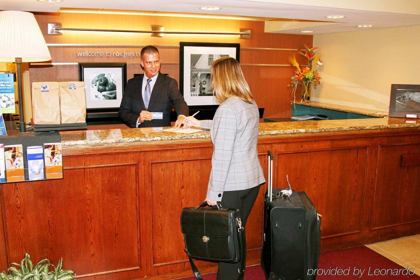 Hampton Inn Rochester Greece Интерьер фото